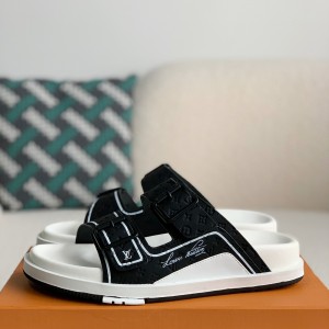 「#1019」LOUIS VUITTON  MAN SLIPPERS