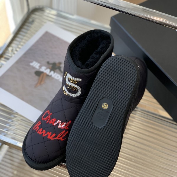 Chanel Snow boots FW style