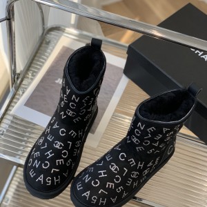 「#639」Chanel Snow boots FW style