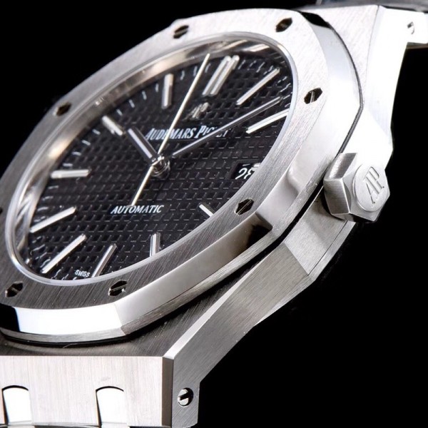 Audemars Piguet Royal Oak 15400 Series Men