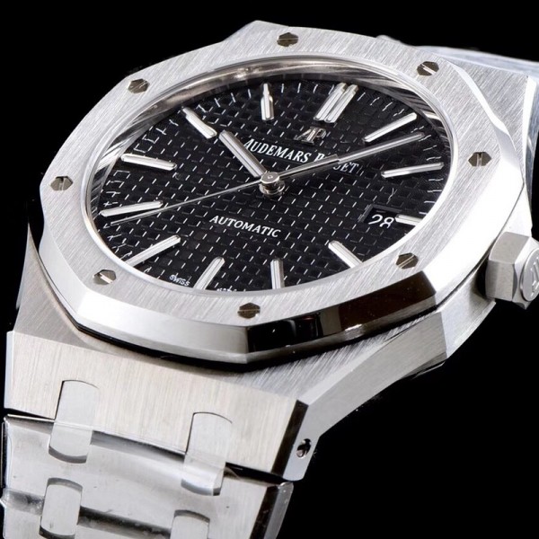 Audemars Piguet Royal Oak 15400 Series Men