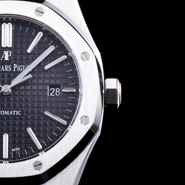 Audemars Piguet Royal Oak 15400 Series Men
