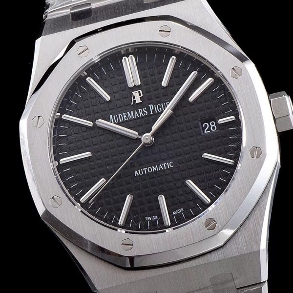 Audemars Piguet Royal Oak 15400 Series Men