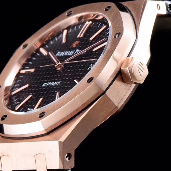 Audemars Piguet Royal Oak 15400 Series Men