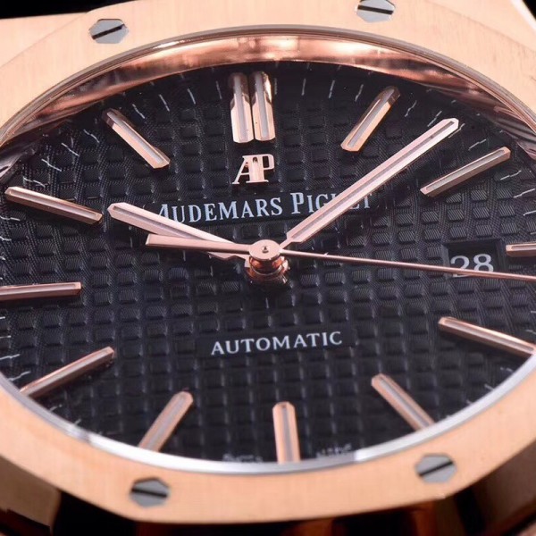Audemars Piguet Royal Oak 15400 Series Men