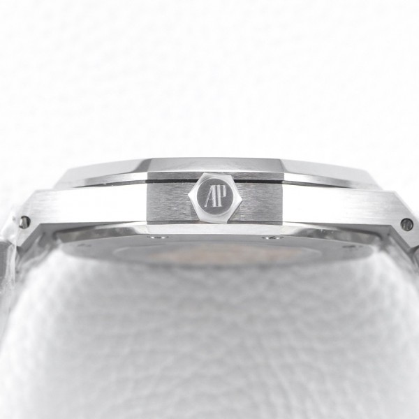 Audemars Piguet Royal Oak 15400 Series Men