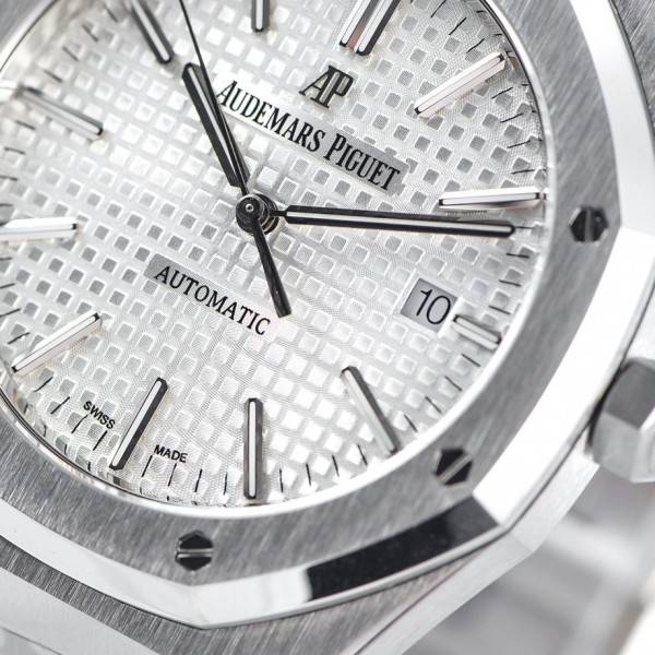 Audemars Piguet Royal Oak 15400 Series Men