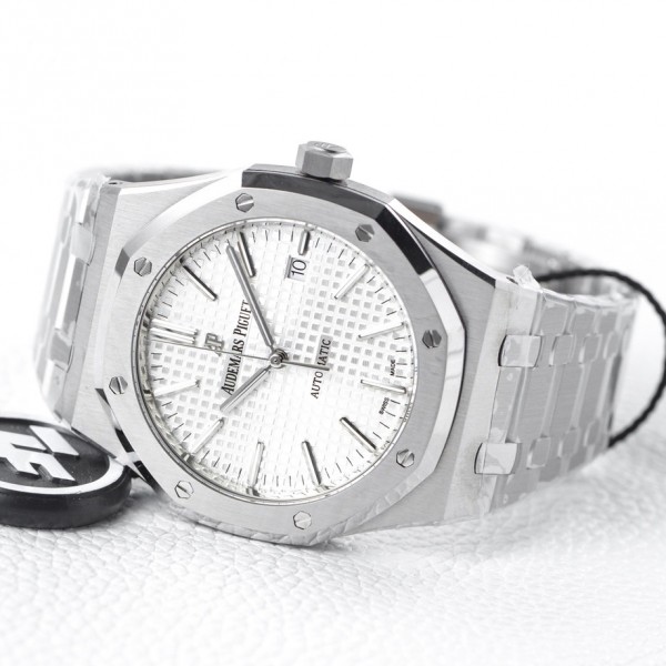 Audemars Piguet Royal Oak 15400 Series Men