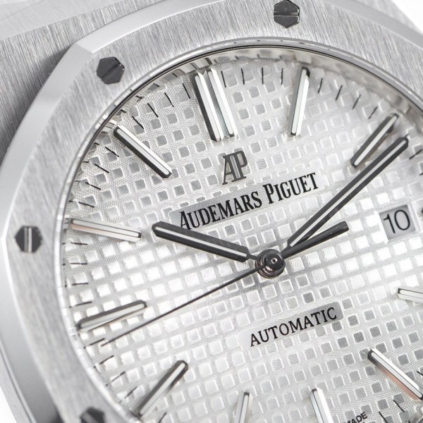 Audemars Piguet Royal Oak 15400 Series Men
