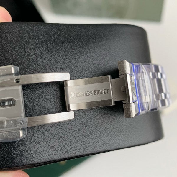 Audemars Piguet Royal Oak 15500 Series Men