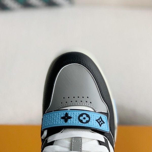 LOUIS VUITTON TRAINER Sneakers