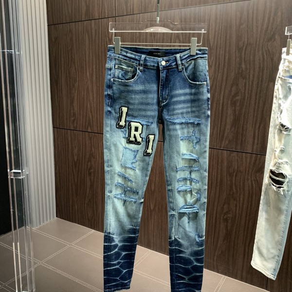 「#1841」Amiri slim fit petite straight jeans