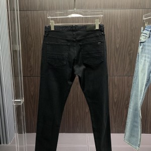 「#1837」Amiri slim fit petite straight jeans