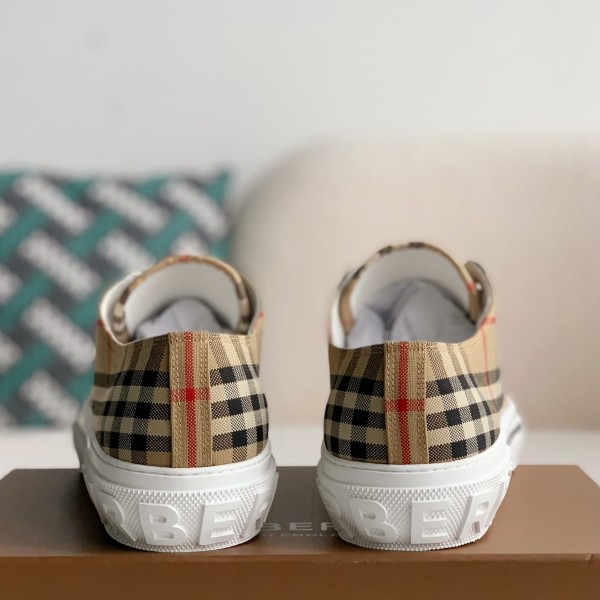 Burberry Low cut casual sports shoes