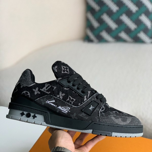 LOUIS VUITTON TRAINER