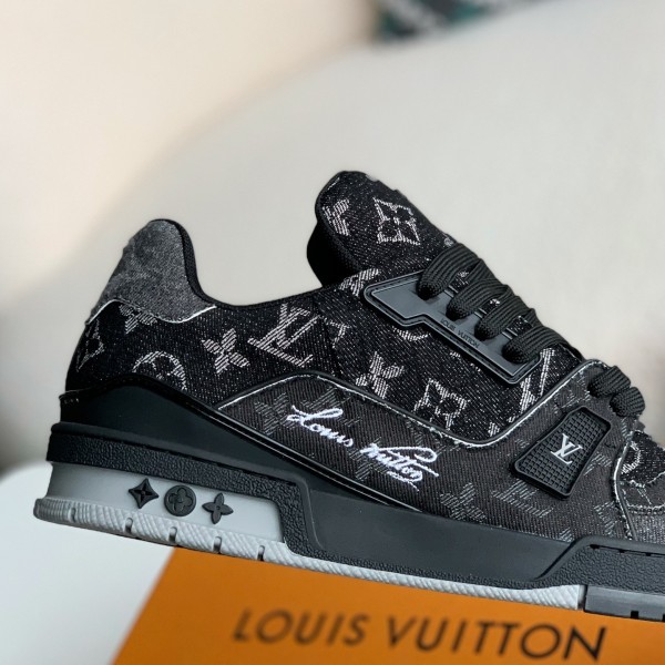 LOUIS VUITTON TRAINER