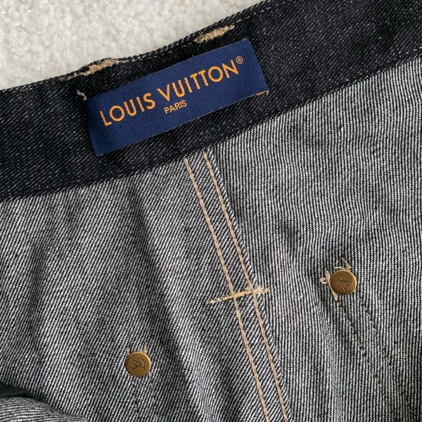 Louis Vuitton costumes
