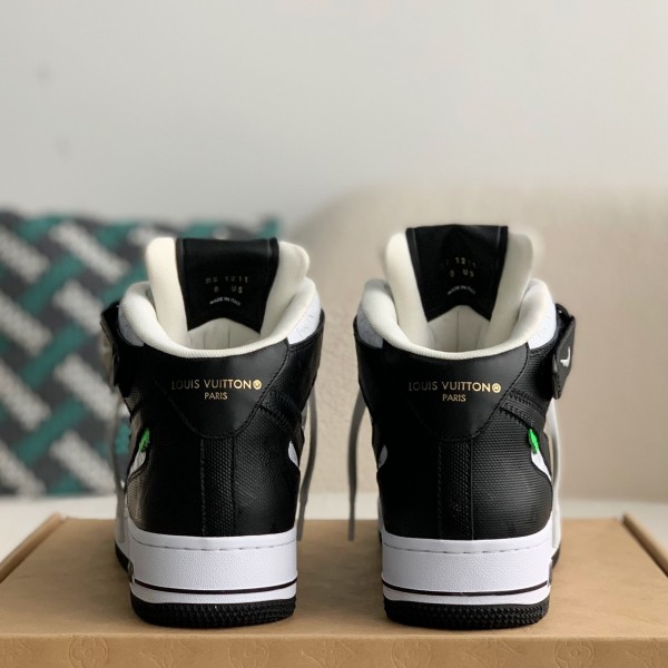 LOUIS VUITTON   SNEAKERS