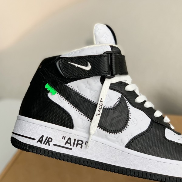 LOUIS VUITTON   SNEAKERS