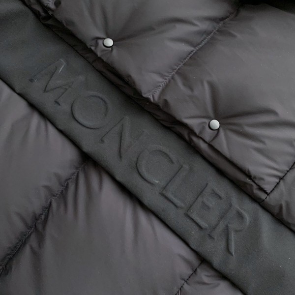 Moncler Montbeliard down jacket