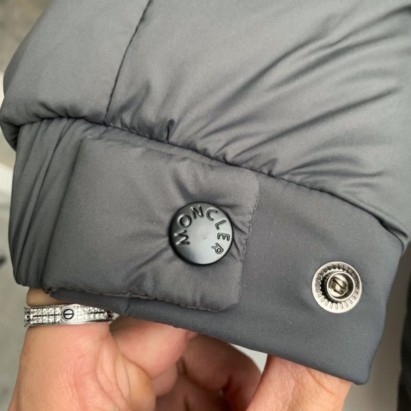Moncler Montbeliard down jacket