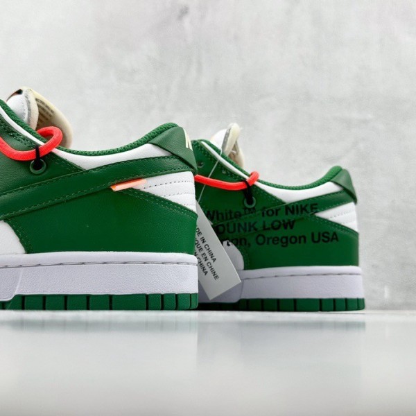 Nike NK SB Dunk Low Sneakers