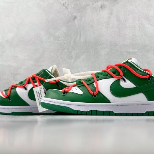 Nike NK SB Dunk Low Sneakers
