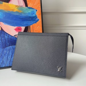 「#2431」LOUIS VUITTON logo calfskin protective case clutch M30450