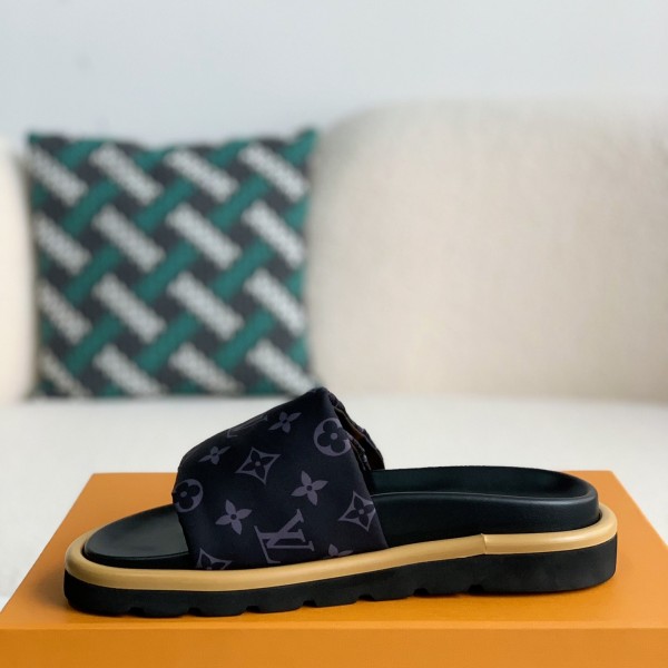 LOUIS VUITTON SLIPPERS