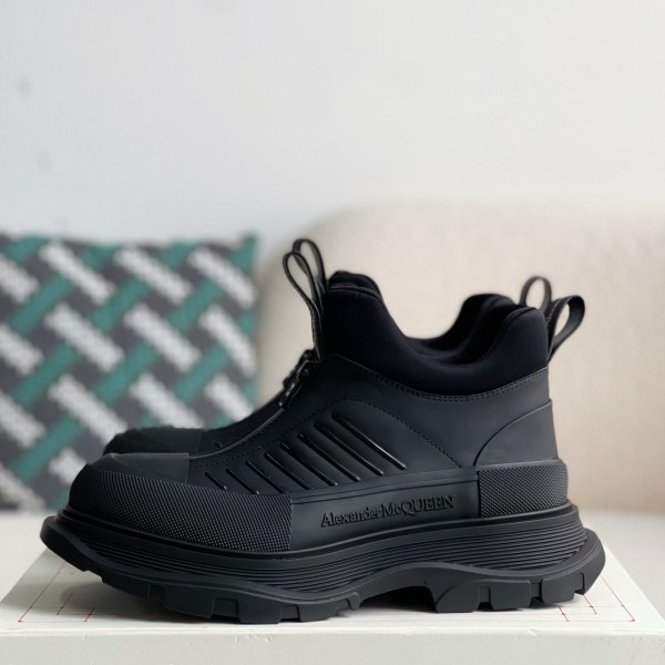 Alexander McQueen  Sneakers