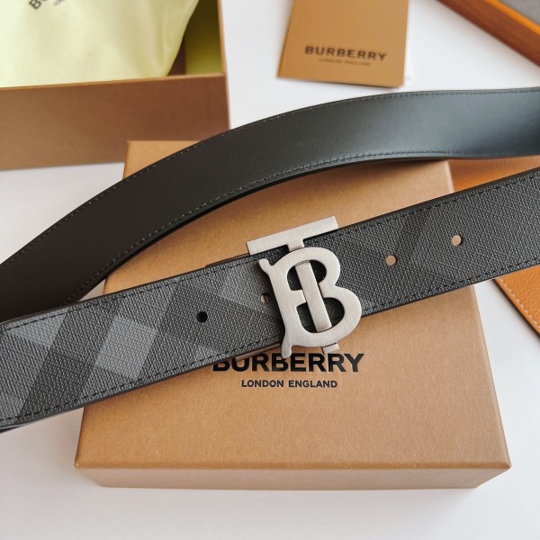 Burberry belt