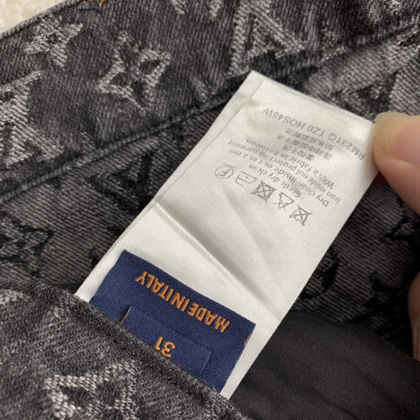 Louis Vuitton costumes
