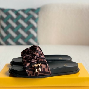「#2574」Fendi slippers