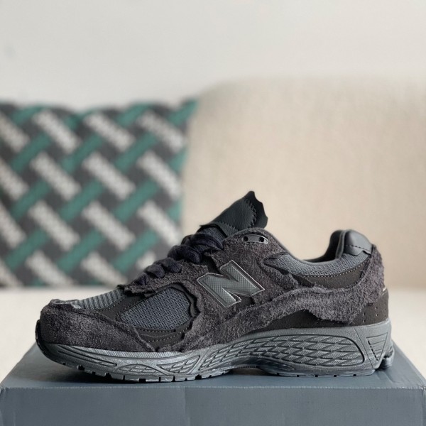 SupBro xNew Balance NB 2002R Protection Pack Sneakers