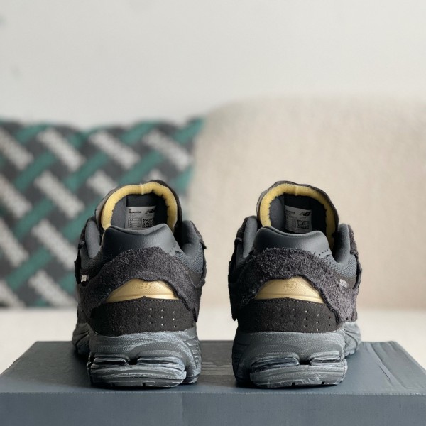 SupBro xNew Balance NB 2002R Protection Pack Sneakers