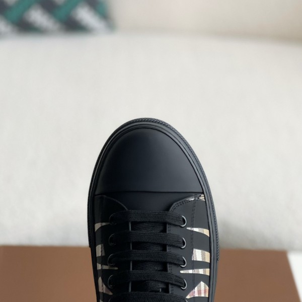 Burberry Low cut casual sports shoes