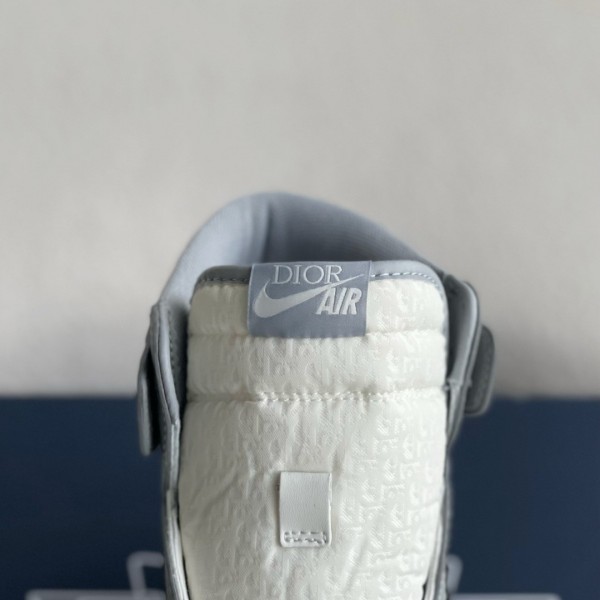 DIOR x NIKE JORDAN 1 Sneaker