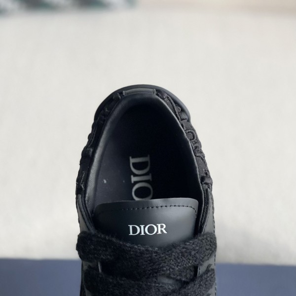 DIOR  Sneaker