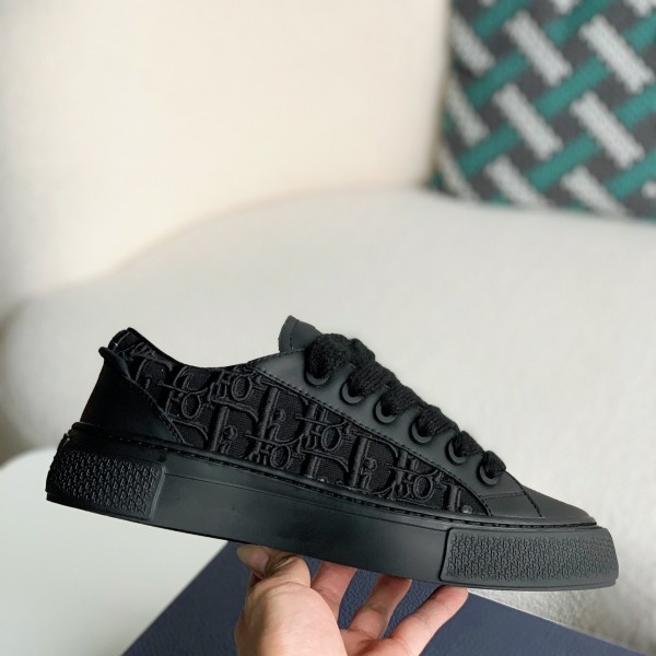 DIOR  Sneaker