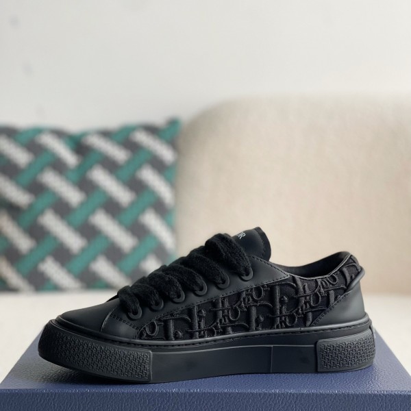 DIOR  Sneaker