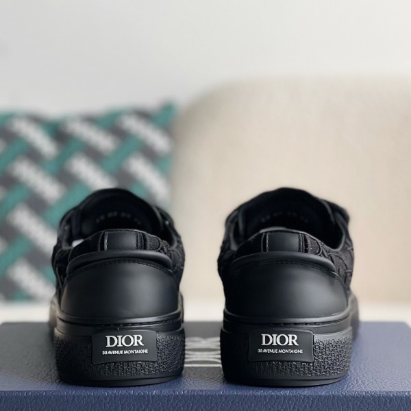 DIOR  Sneaker