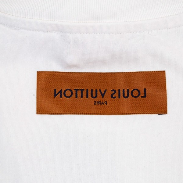 Louis Vuitton 230,000 new T-shirts for spring and summer