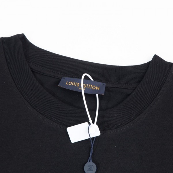 Louis Vuitton 230,000 new T-shirts for spring and summer