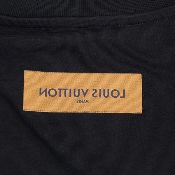 Louis Vuitton 230,000 new T-shirts for spring and summer