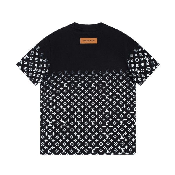 Louis Vuitton 230,000 new T-shirts for spring and summer