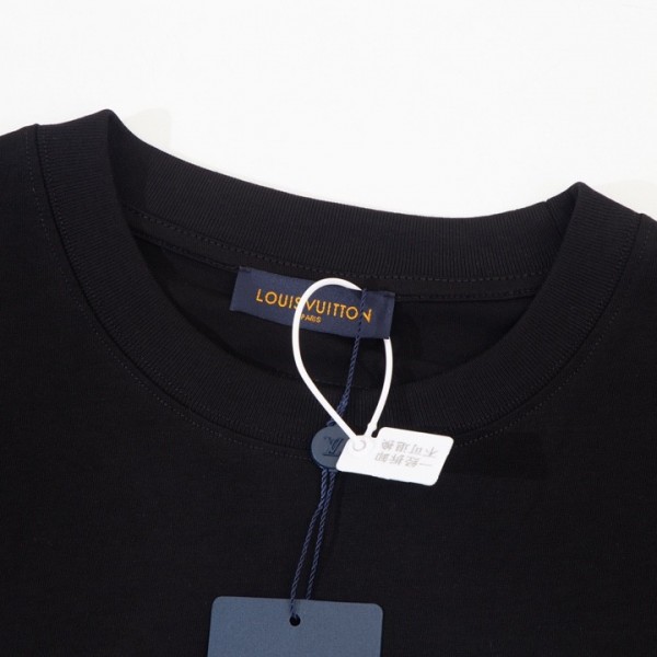 Louis Vuitton 230,000 new T-shirts for spring and summer
