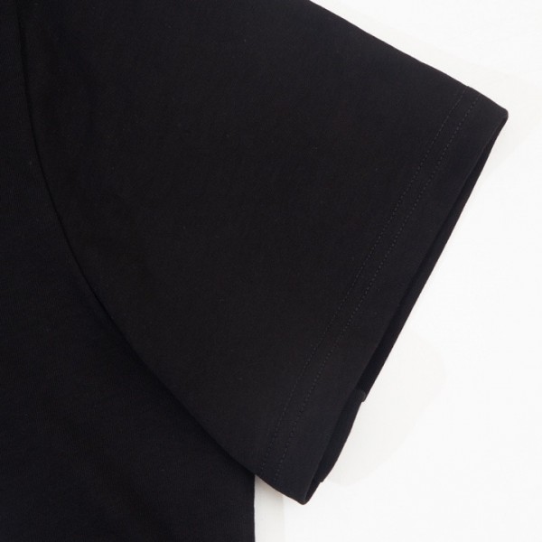 Louis Vuitton 230,000 new T-shirts for spring and summer