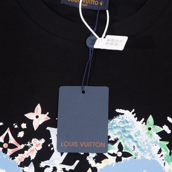 Louis Vuitton 230,000 new T-shirts for spring and summer
