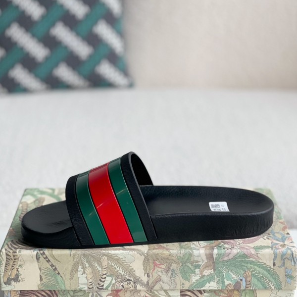 Gucci slippers