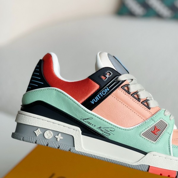 LOUIS VUITTON TRAINER Sneakers